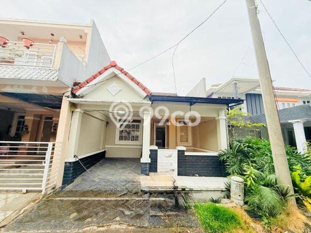 HUNIAN PILIHAN! Rumah di Sentul City, 2 KT, Area Asri, Luas 90m2m² LB 70m2m² HUNIAN PILIHAN! Rumah di Sentul City, 2 KT, Area Asri, Luas 90m2m² LB 70m2m²