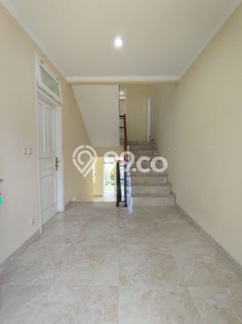 Ready to Use! Luxury House LT 235m2 Desain Elegan di Sentul City Ready to Use! Luxury House LT 235m2 Desain Elegan di Sentul City