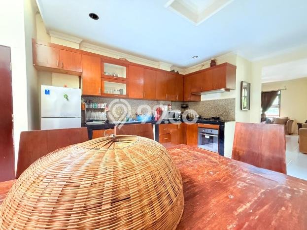 Rumah Luas Asri 4 KT Siap Pakai di Sentul Bogor Rumah Luas Asri 4 KT Siap Pakai di Sentul Bogor