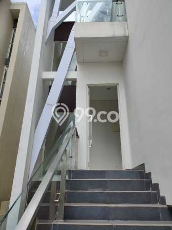 Hunian Elit LB 346m2 Siap Pakai Desain Elegan di Sentul, Bogor Hunian Elit LB 346m2 Siap Pakai Desain Elegan di Sentul, Bogor
