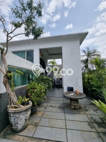 Rumah Elit LB 400m2 Siap Pakai Desain Elegan di Bintaro, Tangerang Selatan Rumah Elit LB 400m2 Siap Pakai Desain Elegan di Bintaro, Tangerang Selatan