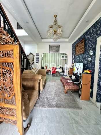 For Sale Hunian Rumah Terawat 4 KT di Sektor 9-Bintaro, Tangerang Selatan For Sale Hunian Rumah Terawat 4 KT di Sektor 9-Bintaro, Tangerang Selatan