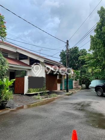 Rumah Elit Modern Tanpa Renovasi di Simprug Jakarta Selatan Rumah Elit Modern Tanpa Renovasi di Simprug Jakarta Selatan