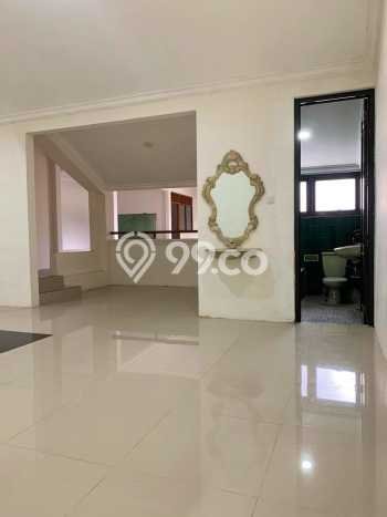 Rumah Elit Modern Tanpa Renovasi di Simprug Jakarta Selatan Rumah Elit Modern Tanpa Renovasi di Simprug Jakarta Selatan