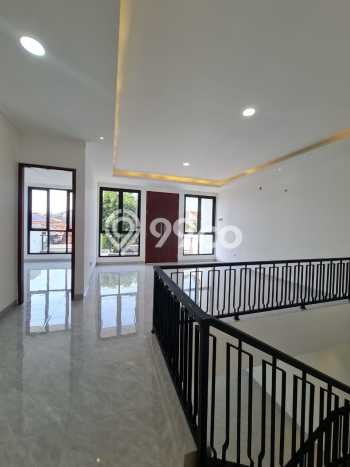 Rumah Luxury Modern Tanpa Renovasi di Graha Raya Bintaro Tangerang Selatan Rumah Luxury Modern Tanpa Renovasi di Graha Raya Bintaro Tangerang Selatan