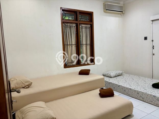 Jual Rumah Eksklusif 5 KT di Sektor 3A - Bintaro, Tangerang Selatan Jual Rumah Eksklusif 5 KT di Sektor 3A - Bintaro, Tangerang Selatan