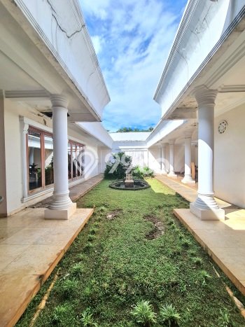 For Sale! Premium House LT 1293m2 Desain Elegan di Veteran For Sale! Premium House LT 1293m2 Desain Elegan di Veteran