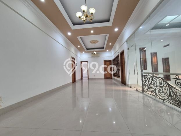 Rumah Mewah LB 400m2 Siap Pakai Desain Elegan di Puri Indah, Jakarta Barat Rumah Mewah LB 400m2 Siap Pakai Desain Elegan di Puri Indah, Jakarta Barat