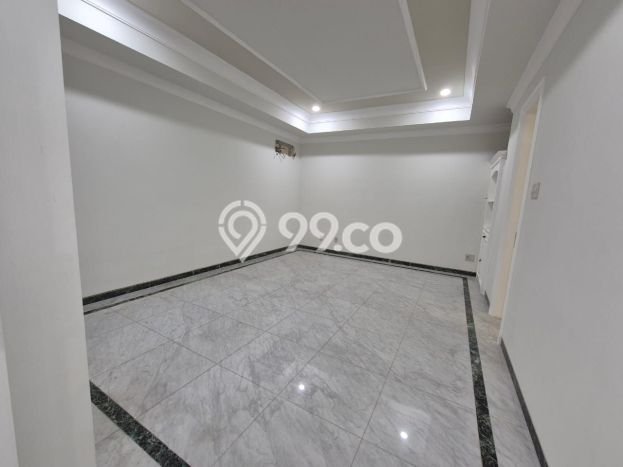 For Sale! Luxury House LT 300m2 Desain Elegan di Puri Indah For Sale! Luxury House LT 300m2 Desain Elegan di Puri Indah