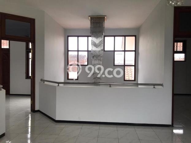 Rumah Eksklusif lokasi Waru, Sidoarjo, LT 240m2m² LB 350m2m² Rumah Eksklusif lokasi Waru, Sidoarjo, LT 240m2m² LB 350m2m²