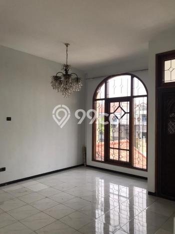 Rumah Eksklusif lokasi Waru, Sidoarjo, LT 240m2m² LB 350m2m² Rumah Eksklusif lokasi Waru, Sidoarjo, LT 240m2m² LB 350m2m²