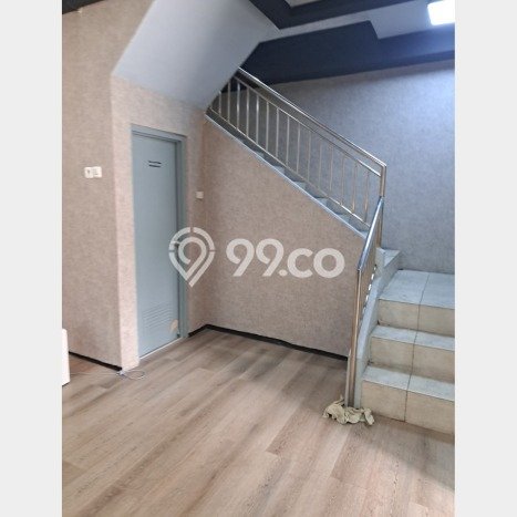 SEWA TERBAIK! Ruko di Dukuh Kupang, Luas 121m2m², Jalan Utama SEWA TERBAIK! Ruko di Dukuh Kupang, Luas 121m2m², Jalan Utama