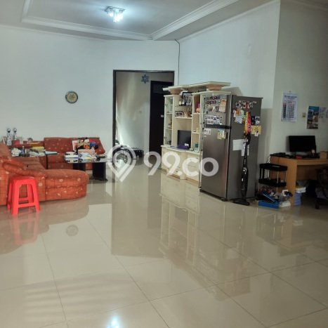 Rumah Modern 4 Kamar Terawat di Kompleks Perumahan Sukomanunggal, Surabaya Rumah Modern 4 Kamar Terawat di Kompleks Perumahan Sukomanunggal, Surabaya