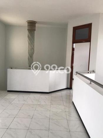 Rumah Eksklusif lokasi Waru, Sidoarjo, LT 240m2m² LB 350m2m² Rumah Eksklusif lokasi Waru, Sidoarjo, LT 240m2m² LB 350m2m²