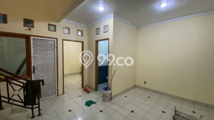 Disewakan! Rumah 3 Kamar Tidur &
2 Kamar Mandi di Taman Palem, Jakarta Barat Disewakan! Rumah 3 Kamar Tidur &
2 Kamar Mandi di Taman Palem, Jakarta Barat