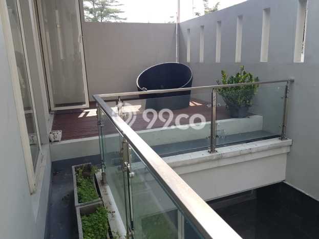 Rumah Mewah Dijual LT 180m2 di Lakarsantri, Surabaya Rumah Mewah Dijual LT 180m2 di Lakarsantri, Surabaya
