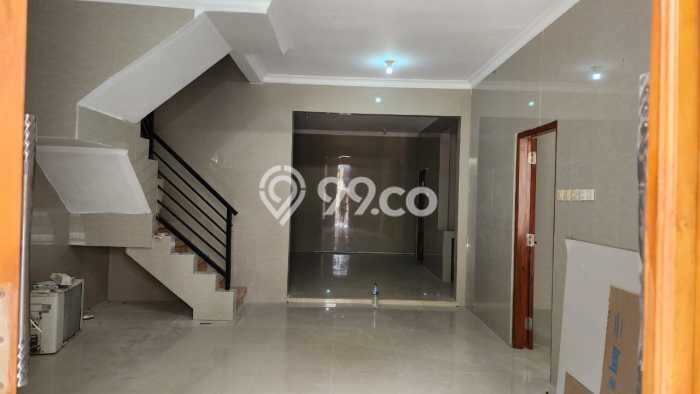 Dijual Rumah 4 Kamar Lokasi Ideal Bagus dan Strategis di Wiyung Dijual Rumah 4 Kamar Lokasi Ideal Bagus dan Strategis di Wiyung