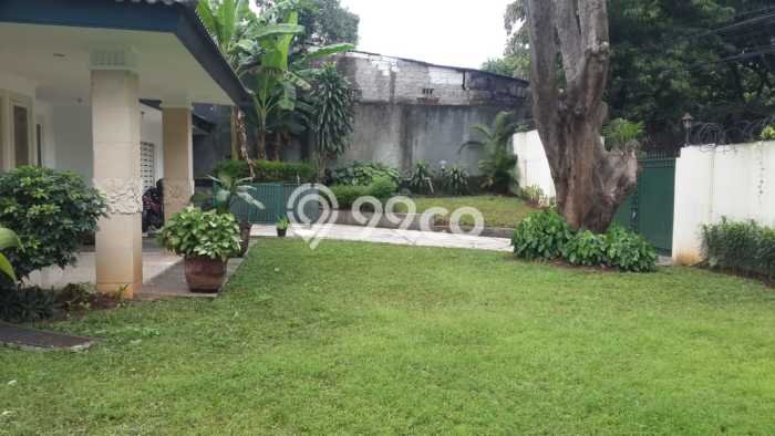 Disewakan Rumah Harga Terjangkau di Kemang Jakarta Selatan dengan 5 Kamar Tidur Disewakan Rumah Harga Terjangkau di Kemang Jakarta Selatan dengan 5 Kamar Tidur