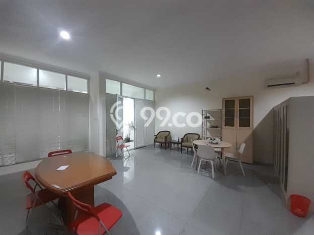 Kantor Dijual di Jakarta Pusat LT 130m2 & LB 200m2 Lokasi Terbaik! Kantor Dijual di Jakarta Pusat LT 130m2 & LB 200m2 Lokasi Terbaik!