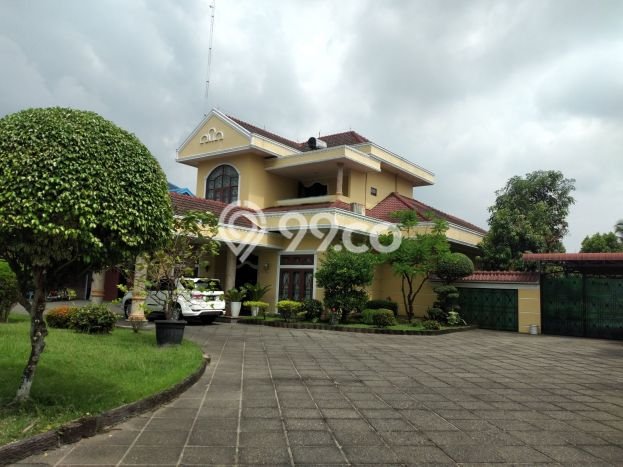 Siap Huni Rumah Mewah 8 Kamar di Medan Selayang Dekat ke Mana Pun Siap Huni Rumah Mewah 8 Kamar di Medan Selayang Dekat ke Mana Pun