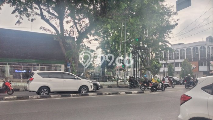 Lokasi strategis! Rumah siap pakai disewakan di Medan Baru LB 600m2 Lokasi strategis! Rumah siap pakai disewakan di Medan Baru LB 600m2