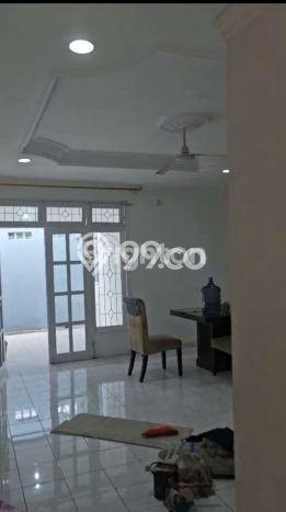 Disewakan Rumah Murah di Gn. Samarinda Balikpapan dengan 4 Kamar Tidur Disewakan Rumah Murah di Gn. Samarinda Balikpapan dengan 4 Kamar Tidur