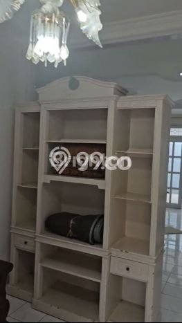 Disewakan Rumah Murah di Gn. Samarinda Balikpapan dengan 4 Kamar Tidur Disewakan Rumah Murah di Gn. Samarinda Balikpapan dengan 4 Kamar Tidur
