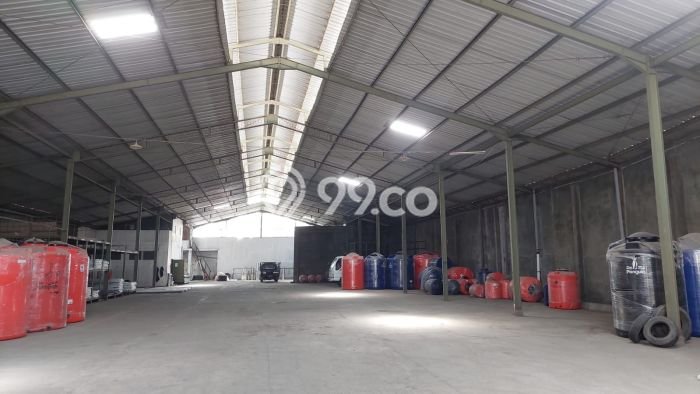 Unit Gudang Dijual di Mranggen Demak Luas Tanah 2370m2, Luas Bangunan 2300m2 Unit Gudang Dijual di Mranggen Demak Luas Tanah 2370m2, Luas Bangunan 2300m2
