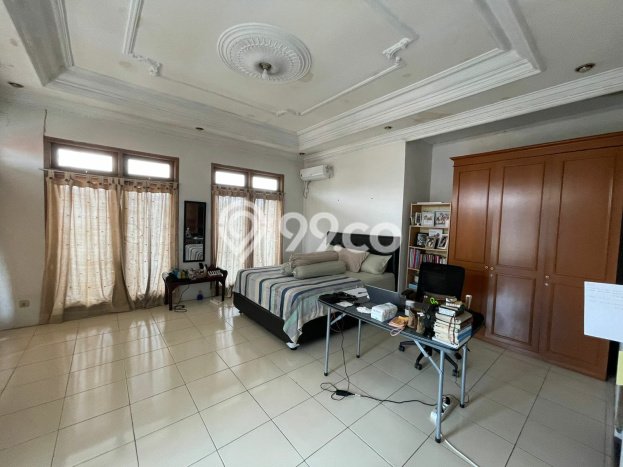 Rumah Elit Modern Tanpa Renovasi di Condet Jakarta Timur Rumah Elit Modern Tanpa Renovasi di Condet Jakarta Timur
