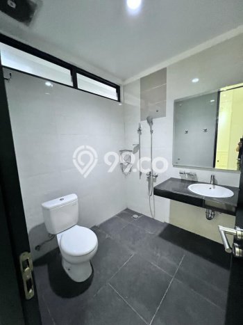 Hunian Mewah LB 555m2 Siap Huni Desain Elegan di Bintaro, Tangerang Selatan Hunian Mewah LB 555m2 Siap Huni Desain Elegan di Bintaro, Tangerang Selatan