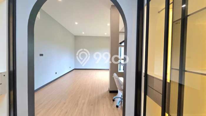 Rumah Elit LB 350m2 Siap Huni Desain Elegan di BSD, Tangerang Rumah Elit LB 350m2 Siap Huni Desain Elegan di BSD, Tangerang