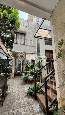 Dijual Rumah Premium dengan Fasilitas Sekitar Komplit di Cilandak, Jakarta Selatan Dijual Rumah Premium dengan Fasilitas Sekitar Komplit di Cilandak, Jakarta Selatan