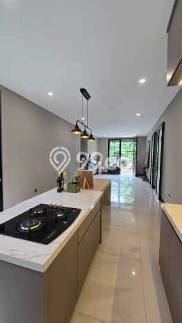 Dijual Rumah Mewah Megah Dengan View Cantik di BSD, Tangerang Dijual Rumah Mewah Megah Dengan View Cantik di BSD, Tangerang