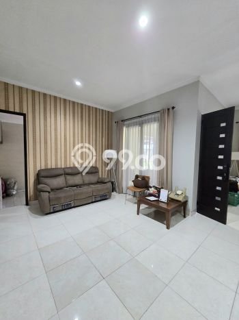 Hunian Mewah LB 220m2 Siap Huni Desain Elegan di Bintaro, Tangerang Selatan Hunian Mewah LB 220m2 Siap Huni Desain Elegan di Bintaro, Tangerang Selatan