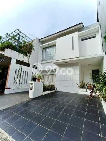 Rumah Mewah LB 173m2 Siap Huni Desain Elegan di Bintaro, Tangerang Selatan Rumah Mewah LB 173m2 Siap Huni Desain Elegan di Bintaro, Tangerang Selatan