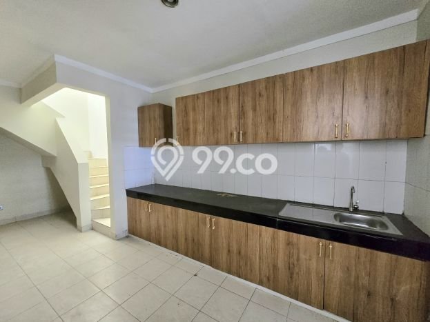 Hunian Elit LB 216m2 Siap Pakai Desain Elegan di Bintaro, Tangerang Selatan Hunian Elit LB 216m2 Siap Pakai Desain Elegan di Bintaro, Tangerang Selatan