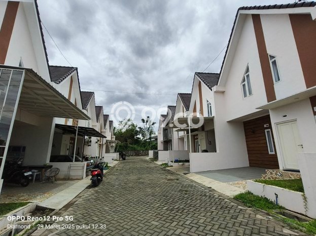 Bisnis Menjanjikan! Vila Kawasan Karangploso, Ukuran 66m2m², Akses Mudah Fasilitas Umum Bisnis Menjanjikan! Vila Kawasan Karangploso, Ukuran 66m2m², Akses Mudah Fasilitas Umum