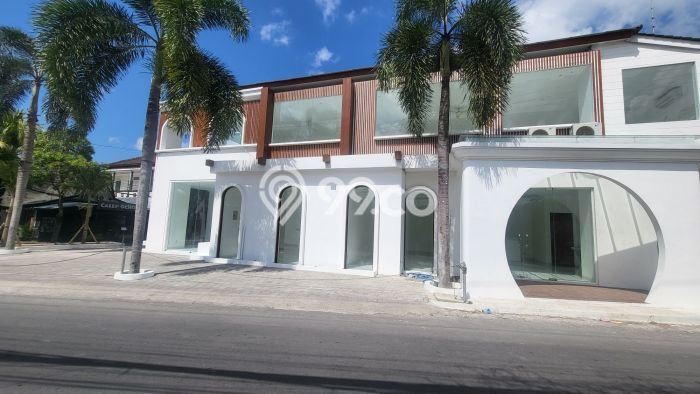 Jual Ruko di Petitenget, Luas 200m², Area Bisnis, Jalur Mudah Jual Ruko di Petitenget, Luas 200m², Area Bisnis, Jalur Mudah