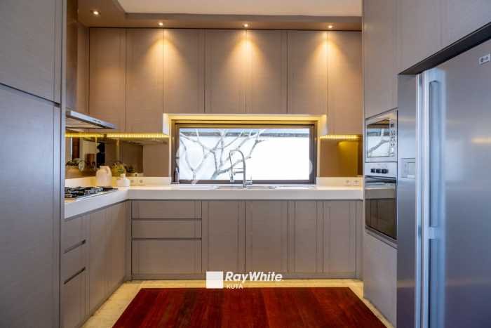 HARGA TERBAIK! Vila di , Dimensi 700m2m², Lokasi Elite dengan privasi terjaga HARGA TERBAIK! Vila di , Dimensi 700m2m², Lokasi Elite dengan privasi terjaga