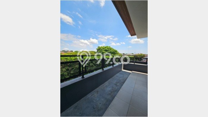 Dijual Rumah Mewah Megah Dengan View Eksklusif di Bintaro, Jakarta Selatan Dijual Rumah Mewah Megah Dengan View Eksklusif di Bintaro, Jakarta Selatan