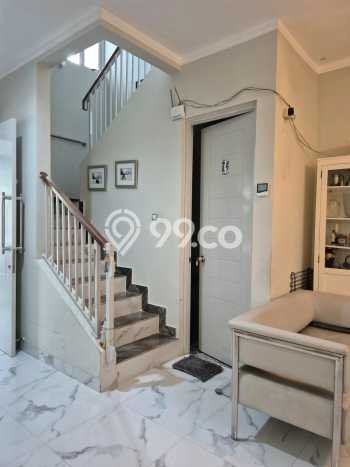 Jual Rumah Luas Elegan Dengan View Cantik di Bintaro, Tangerang Selatan Jual Rumah Luas Elegan Dengan View Cantik di Bintaro, Tangerang Selatan