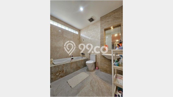 Dijual Rumah Mewah Megah Dengan View Eksklusif di Bintaro, Jakarta Selatan Dijual Rumah Mewah Megah Dengan View Eksklusif di Bintaro, Jakarta Selatan