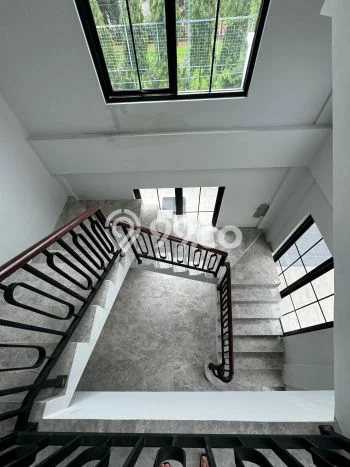 Hunian Elit LB 600m2 Siap Pakai Desain Elegan di Muara Karang, Jakarta Utara Hunian Elit LB 600m2 Siap Pakai Desain Elegan di Muara Karang, Jakarta Utara