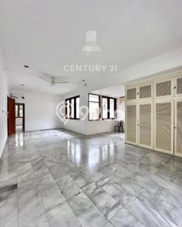 Hunian Elit LB 600m2 Siap Pakai Desain Elegan di Kemang, Jakarta Selatan Hunian Elit LB 600m2 Siap Pakai Desain Elegan di Kemang, Jakarta Selatan