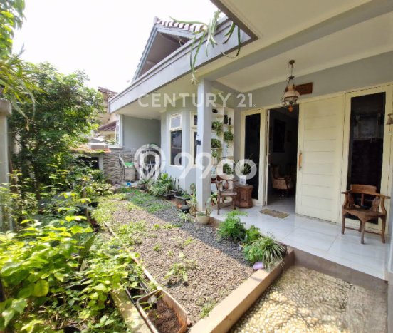 Ready to Use! Premium House LT 240m2 Desain Elegan di Lebak Bulus Ready to Use! Premium House LT 240m2 Desain Elegan di Lebak Bulus