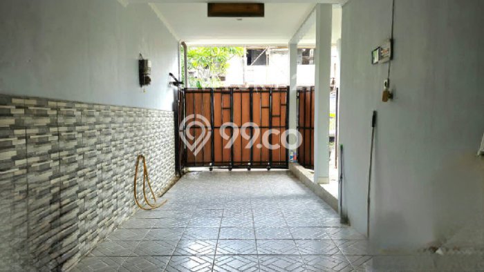 Ready to Use! Premium House LT 240m2 Desain Elegan di Lebak Bulus Ready to Use! Premium House LT 240m2 Desain Elegan di Lebak Bulus