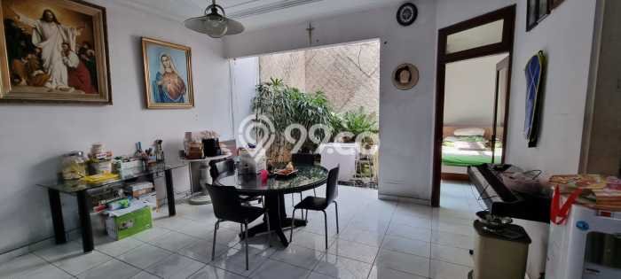 Rumah Elit LB 233m2 Siap Pakai Desain Elegan di Puri Indah, Jakarta Barat Rumah Elit LB 233m2 Siap Pakai Desain Elegan di Puri Indah, Jakarta Barat