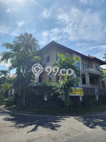 Hunian Modern Disewakan di Citraland Surabaya 5 KT & 4 KM Hunian Modern Disewakan di Citraland Surabaya 5 KT & 4 KM