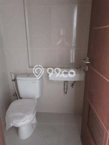 LOKASI BISNIS! Ruko For Rent di Sukomanunggal, Luas 108m², Area Strategis LOKASI BISNIS! Ruko For Rent di Sukomanunggal, Luas 108m², Area Strategis