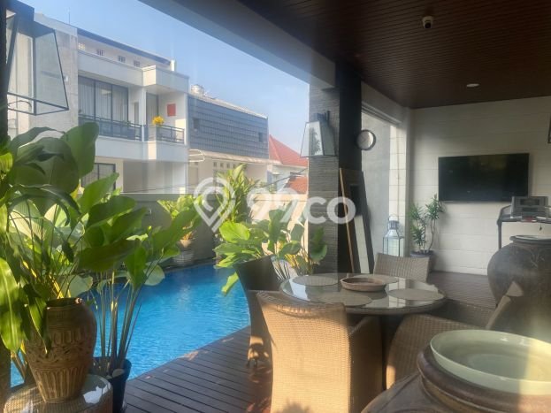 HUNIAN IMPIAN! Rumah di Pondok Indah, 4 KM, Free Banjir, Luas 240m2m² LB 450m2m² HUNIAN IMPIAN! Rumah di Pondok Indah, 4 KM, Free Banjir, Luas 240m2m² LB 450m2m²